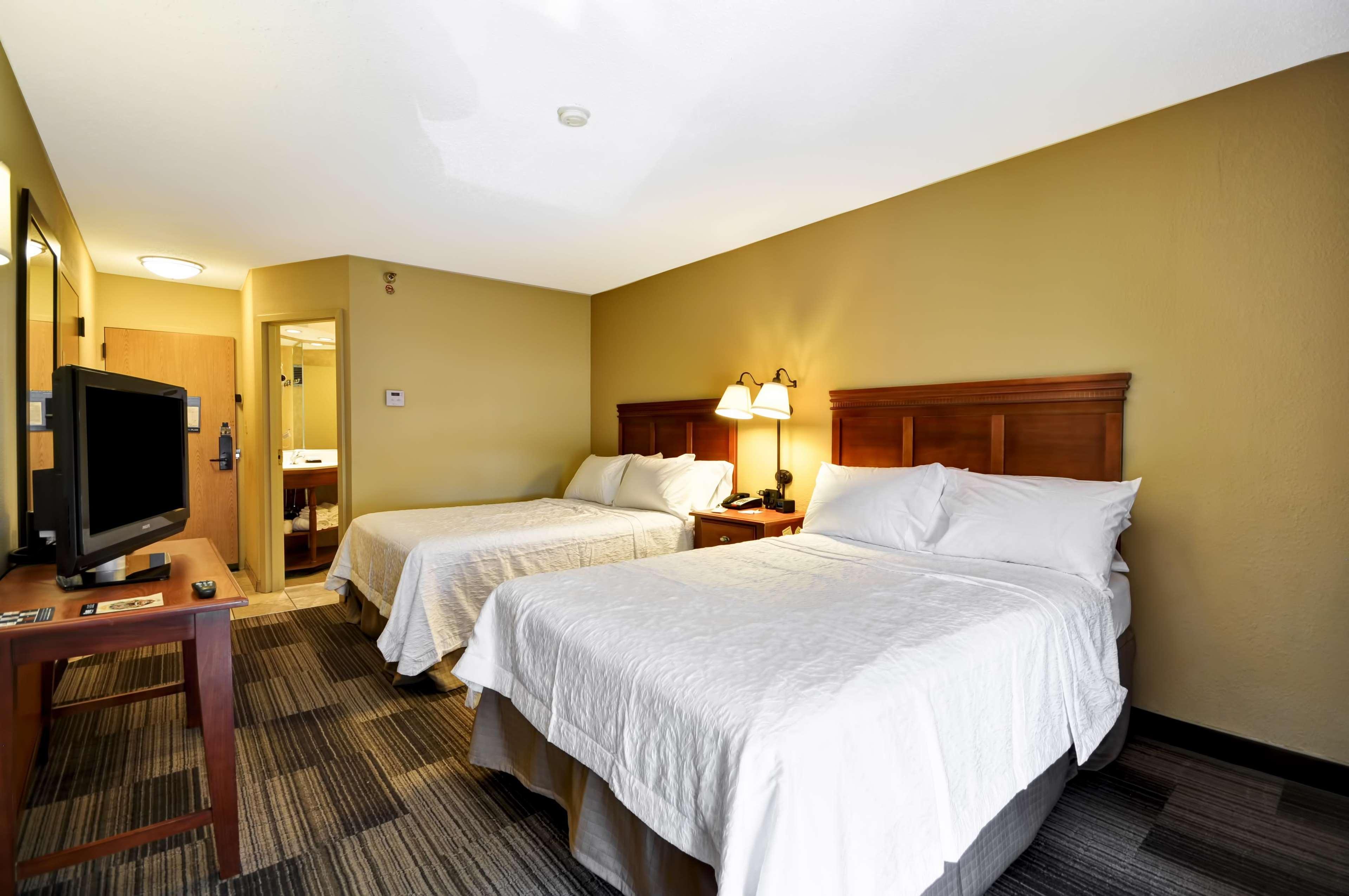 Hampton Inn Memphis Poplar מראה חיצוני תמונה