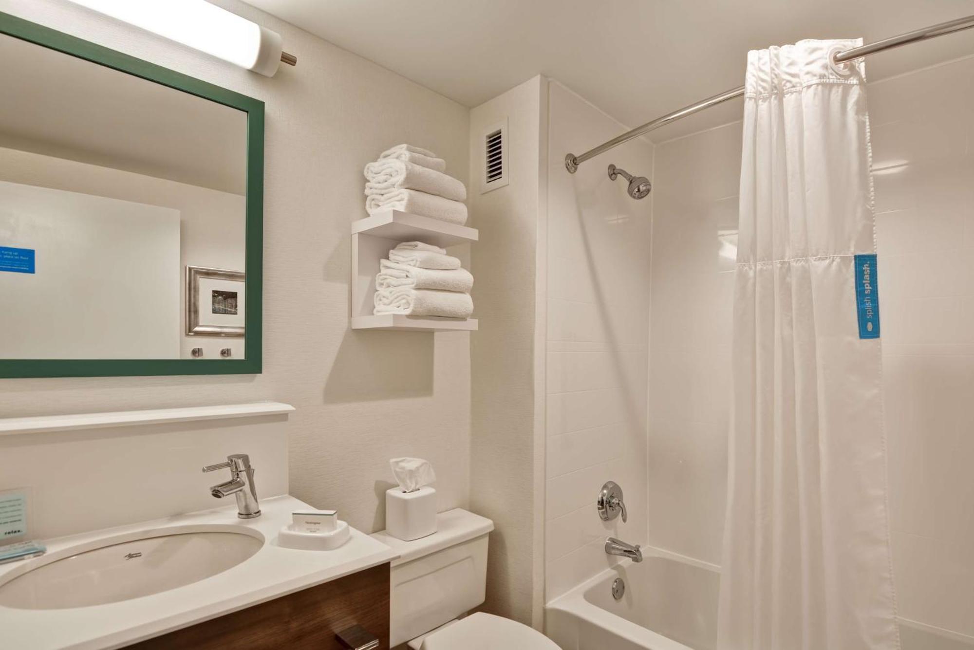 Hampton Inn Memphis Poplar מראה חיצוני תמונה