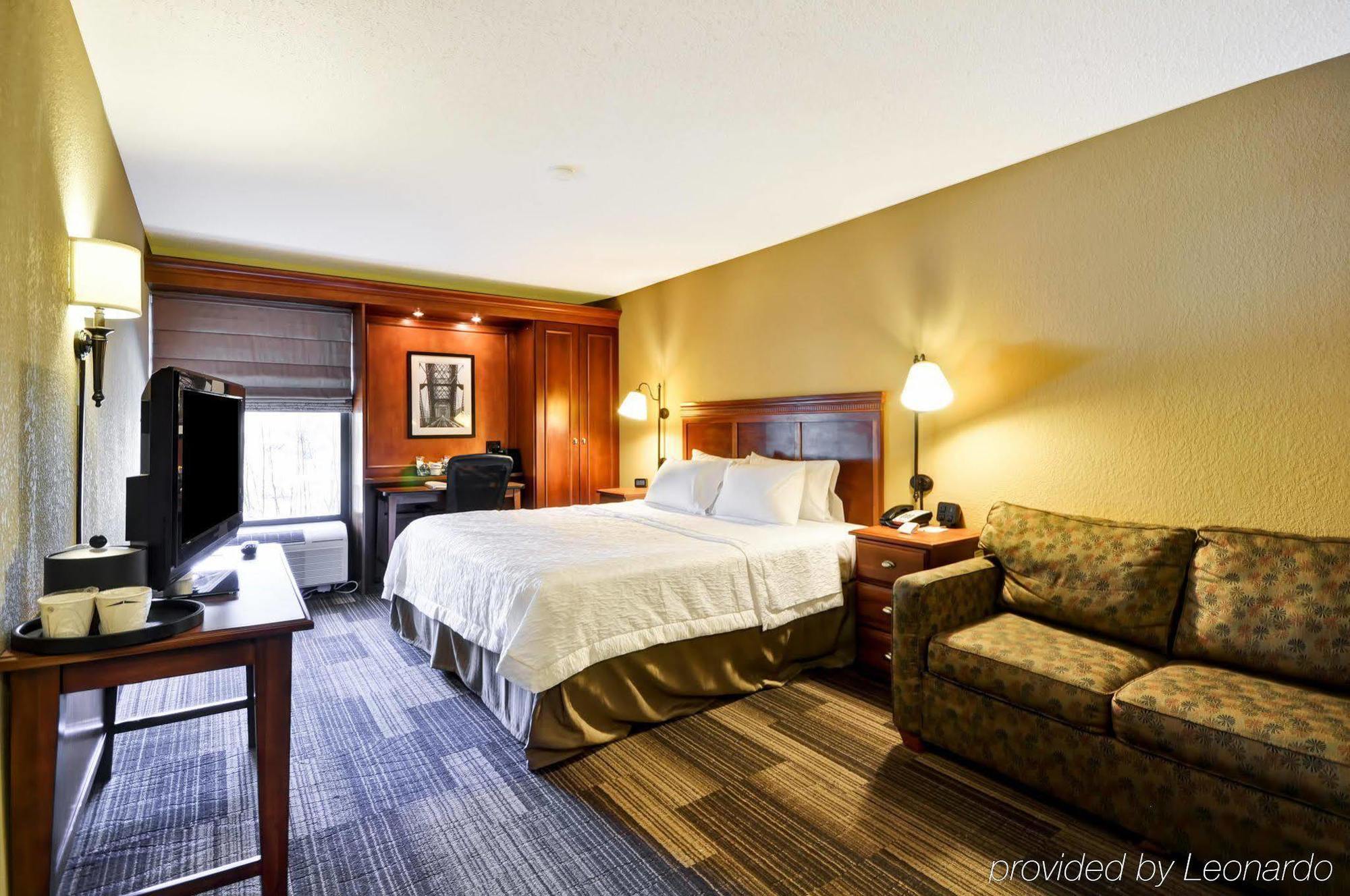 Hampton Inn Memphis Poplar מראה חיצוני תמונה