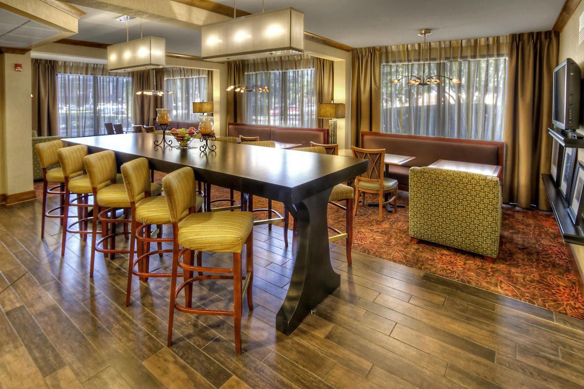 Hampton Inn Memphis Poplar מראה חיצוני תמונה