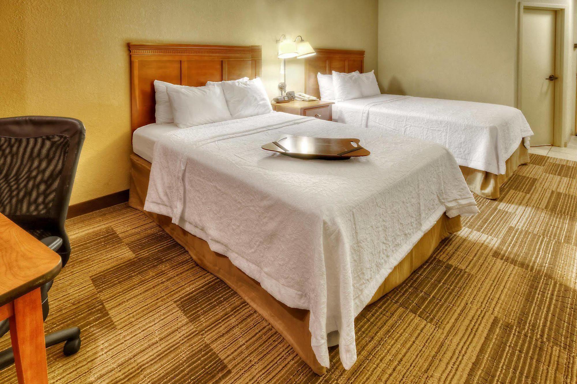Hampton Inn Memphis Poplar מראה חיצוני תמונה